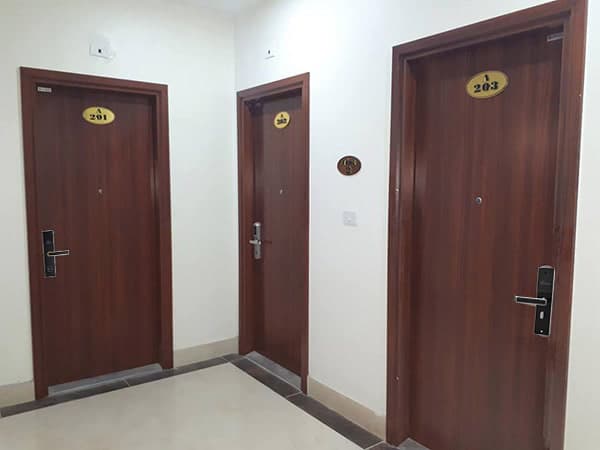 Đặc trưng của khoá khách sạn là gì? Những mẫu khoá nào phù hợp?