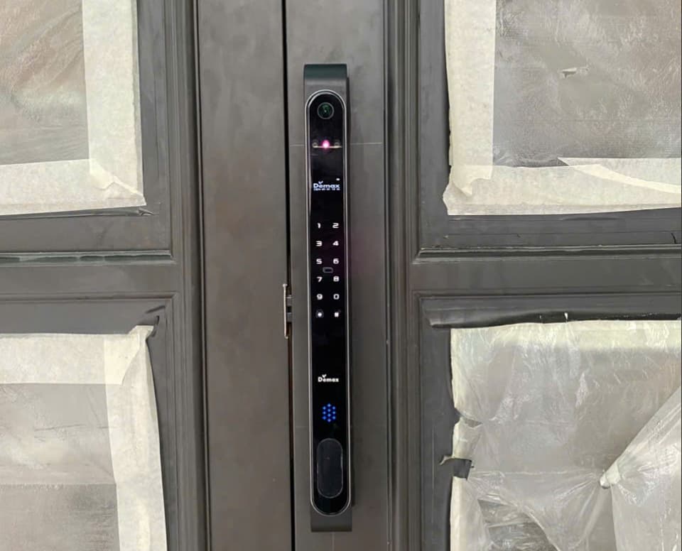 Những trường hợp nào nên chọn Khoá Face-ID cửa nhôm?
