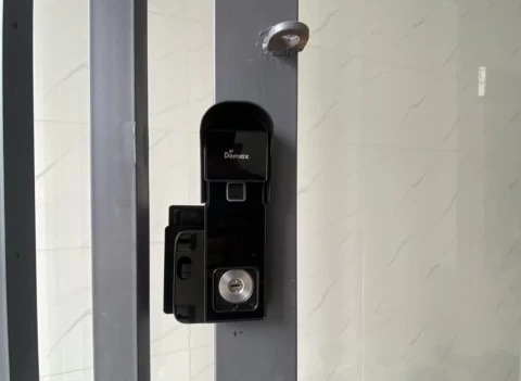 Khoá Cổng Chống Nước Của Demax Có Ưu Điểm Gì?